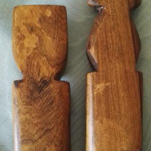 Rara pareja de muñecos madera tallada