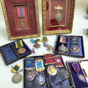Colección de 15 medallas antiguas masoneria y fraternidades