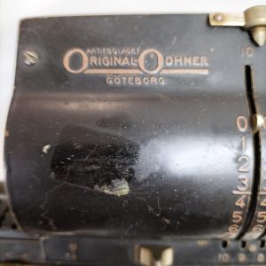 Antigua calculadora mecánica Odhner.
