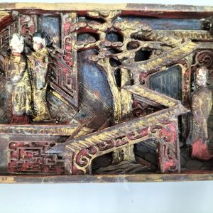 Antiguo panel chino tallado en madera